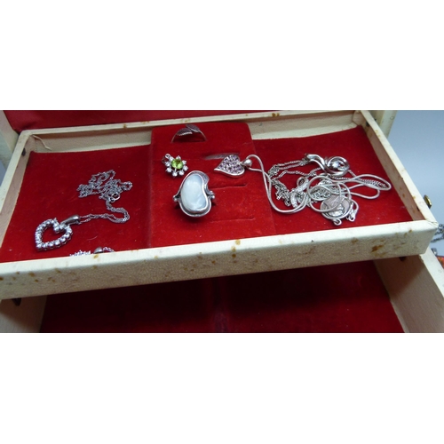 902 - A jewellery box with silver jewellery