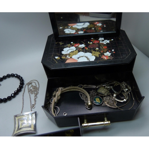 905 - A jewellery box with silver jewellery including a silver and turquoise set