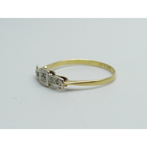 943 - An Art Deco 18ct gold and diamond ring, 1.6g, Q