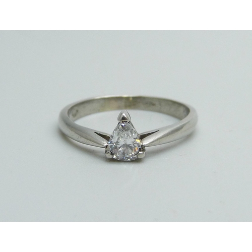 948 - A platinum set pear shaped diamond solitaire ring, 3.3g, M