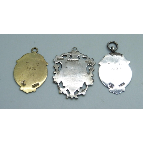 950 - Three silver fob medals, 21g