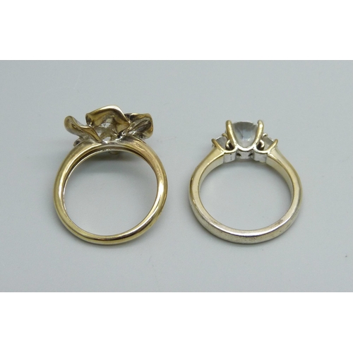 955 - Two silver gilt rings set with diamond simulants, P and Q