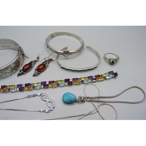 989 - Silver jewellery including a bangle marked Zuni, 100g