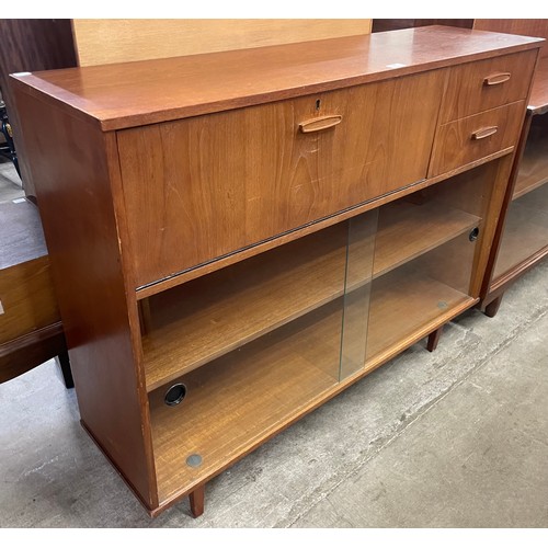 69 - An Avalon teak bookcase