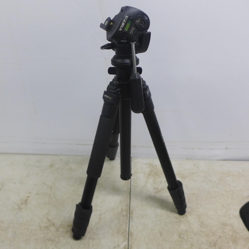 2066 - A Vista FZ10 camera tripod stand in soft case