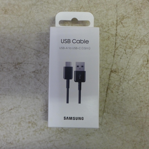 2067 - A box of Samsung USB A to USB C cables - 1.5m