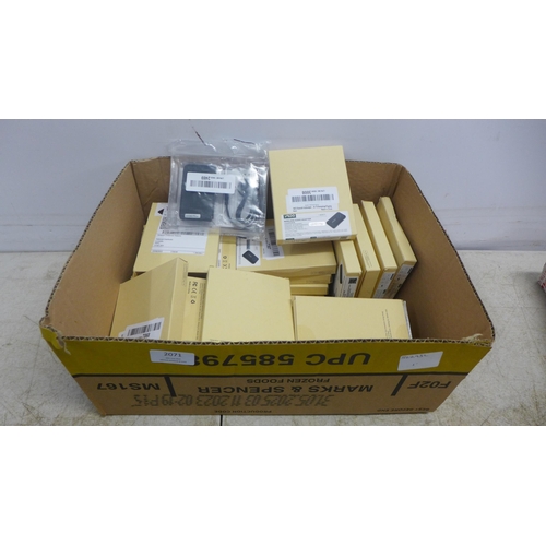 2071 - A box of 25 Ankbit YM00X wireless audio adapters