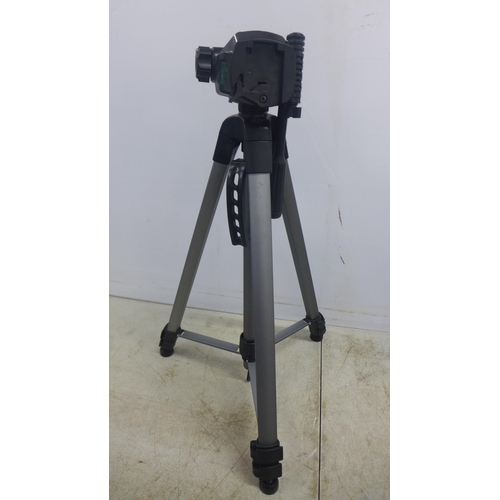 2119 - A Fuji Film Finepix S 14 Mega Pixel digital camera, a Canon Legria HF200 HD CMOS digital cam-corder ... 