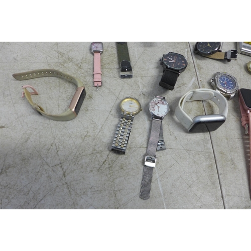 2122 - A bag of various wristwatches