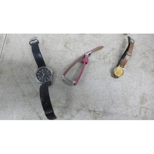 2123 - A bag of mixed wristwatches and a watch and pen gift set