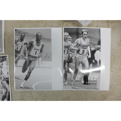 2098 - A large quantity of 1980s/1990s press sportsperson photos