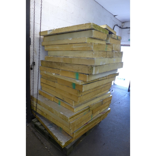 2224 - A large pallet of insulation boards in assorted sizes and depths *This lot is subject to VAT