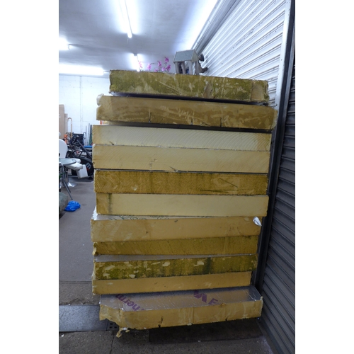 2225 - A large pallet of insulation boards in assorted sizes and depths *This lot is subject to VAT