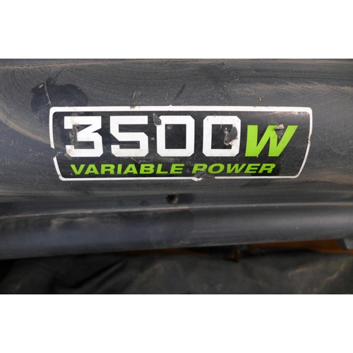 2232 - A Garden Gear 3500W variable power 240V blower/vac