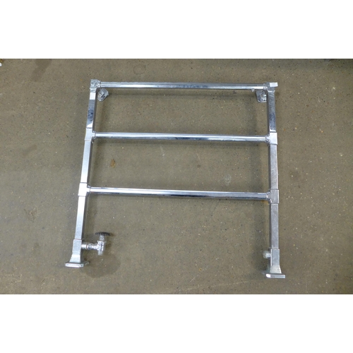 2263 - A Chrome towel rail