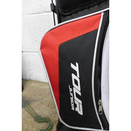 2271 - 2 sets of childrens/junior golf clubs with bags including Slazenger Ikon and Dunlop DDH and a quanti... 