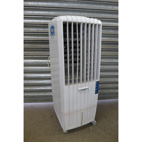 2286 - 2 tower air con units including an Electriq and a Symphony Diet-i