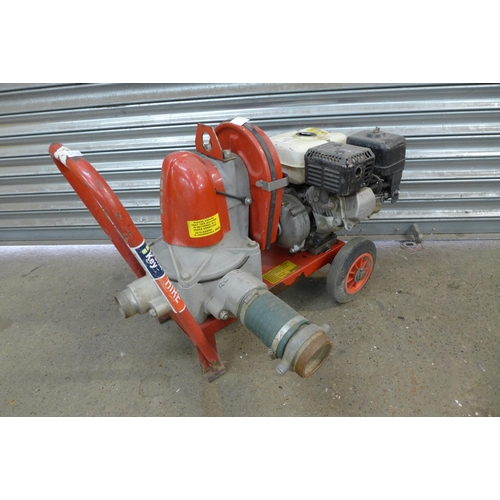 2289 - A Hilta Sprite petrol powered trolley water pump