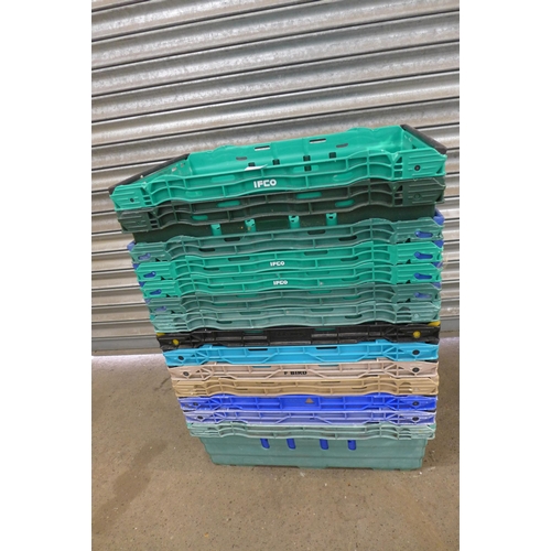 2326 - 14 plastic stackable shop tote boxes