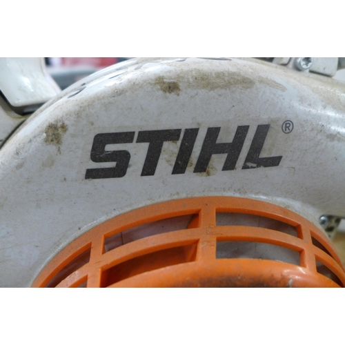 2380 - A Stihl BG86C petrol blower