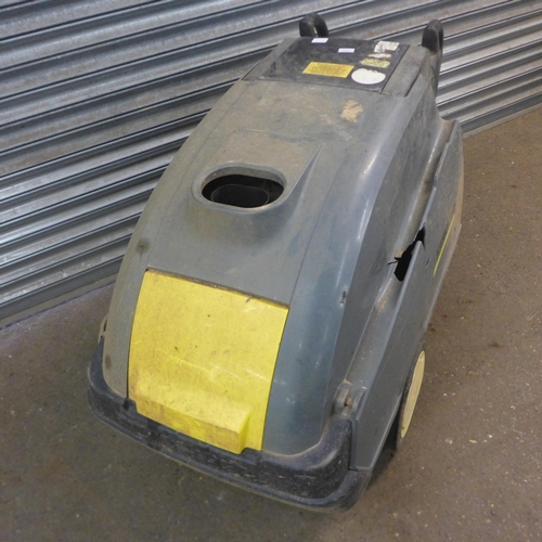 2192 - A Karcher HDS 655 hot water diesel jet wash