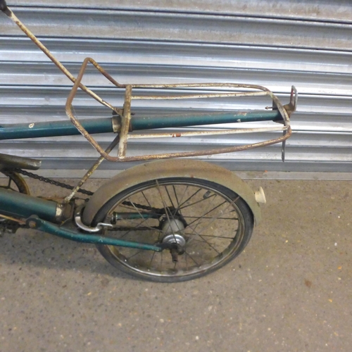 2198 - A Vintage Moulton 3-speed holly green bicycle