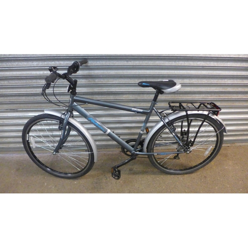 2202 - A Falcon Explorer road bike with mud guards and pannier rack - police repossession