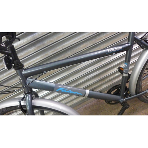 2202 - A Falcon Explorer road bike with mud guards and pannier rack - police repossession