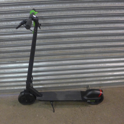 2212 - A Li-Fe 250 Air Pro electric scooter - no charger  * Police repossession