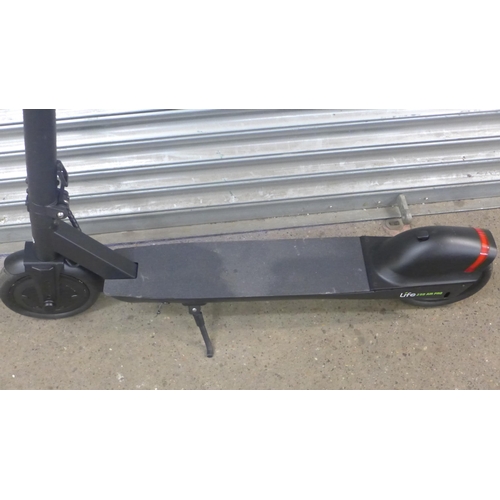 2212 - A Li-Fe 250 Air Pro electric scooter - no charger  * Police repossession