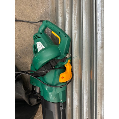 2243 - An FPBU2500-2 240V, 2500W garden blow vac