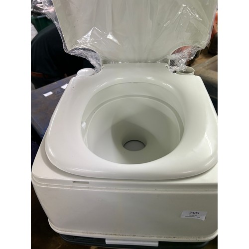 2405 - A Mobil portable toilet