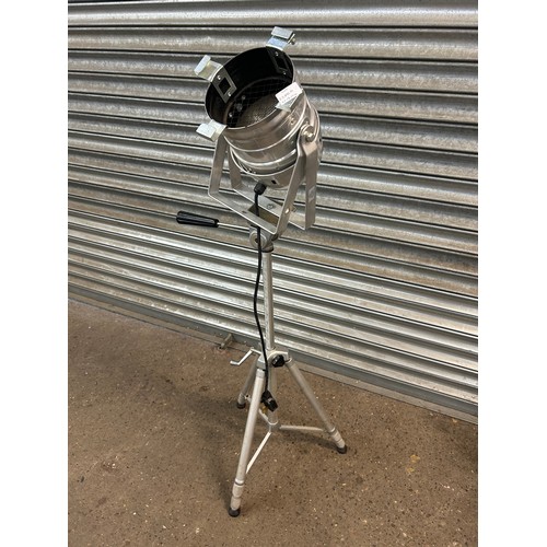 2385A - An aluminium floodlight on a tripod stand