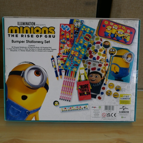 3066 - 5 x Minions Bumper Stationery set         (324-408) *This lot is subject to vat