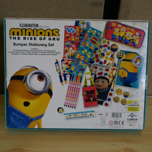 3067 - 5 x Minions Bumper Stationery set         (324-409) *This lot is subject to vat