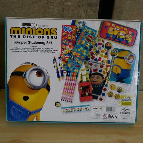 3068 - 5 x Minions Bumper Stationery set         (324-410) *This lot is subject to vat