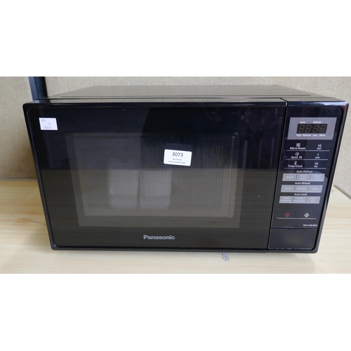 3073 - Panasonic Solo Black Microwave (Missing Plate) (324-272) *This lot is subject to vat