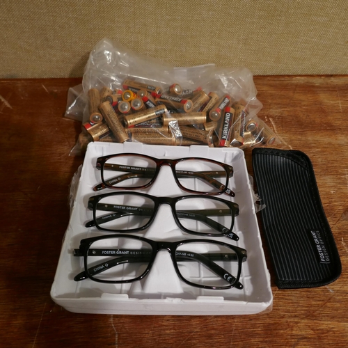 3084 - Kirkland Signature AA Batteries, Fgx Mens Classic Reading Glasses (324-164,173) *This lot is subject... 