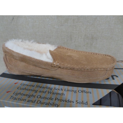 3185 - 2 pairs of chestnut/cream shearling slippers - size UK 9  *This lot is subject to VAT