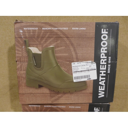 3192 - 2 pairs of olive green ladies ankle wellies - both size UK4  *This lot is subject to VAT