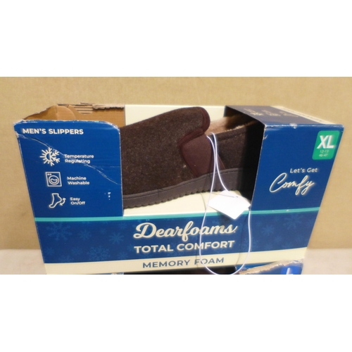 3218 - 2 pairs of Dearfoam brown slippers - size L & XL  *This lot is subject to VAT