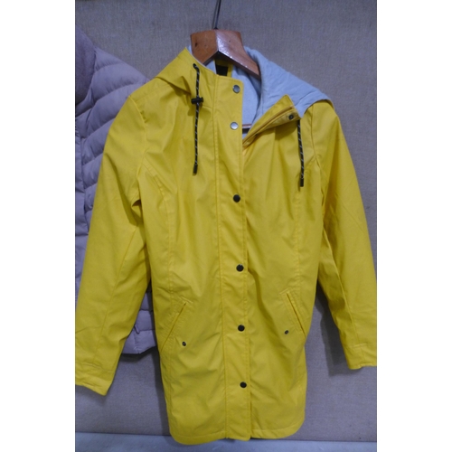 3253 - 3 mixed sized/style coats/jackets including Columbia  *This lot is subject to VAT