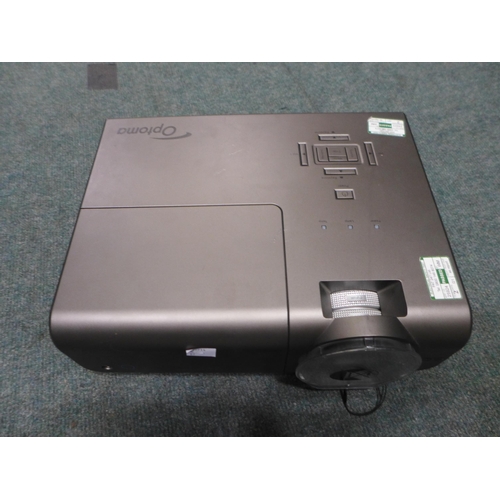 3281 - Optomo projector + Crestron Projector (448-7)  *This lot is subject to VAT