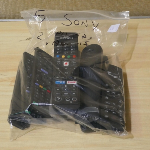 3139F - 5x Sony/2 Philips and Various Remote Controls  (324-415) *This lot is subject to vat