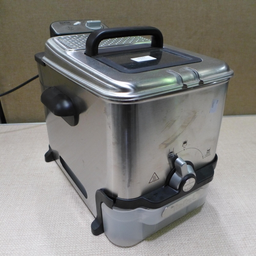 3339 - Tefal Fryer - Model Fr804140        (324-328) *This lot is subject to vat