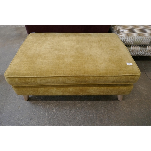 1428 - A mustard upholstered footstool