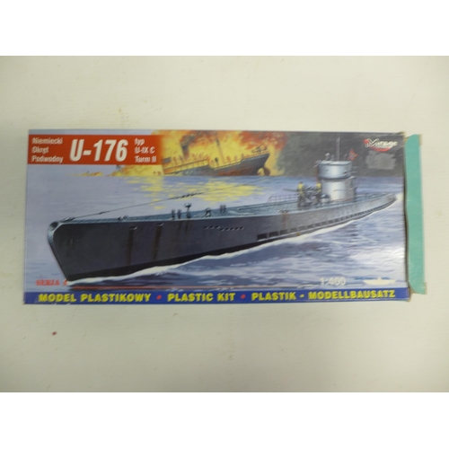 2065A - A quantity of AirFix and other model kits including a 1:400 U-176 battle ship, 1/72 scale model of a... 