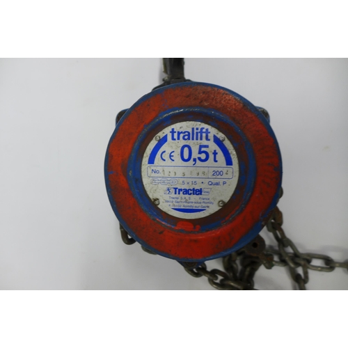 2014 - A Tralift 0.5 ton block and tackle