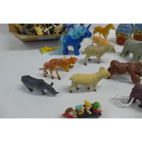 2032 - A box of plastic toy animals