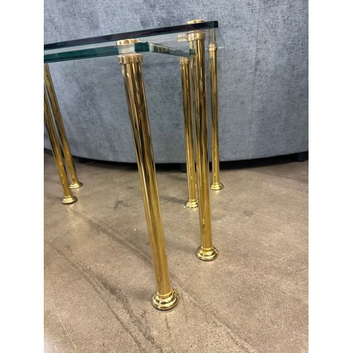 1394 - A nest of two tables with solid brass legs